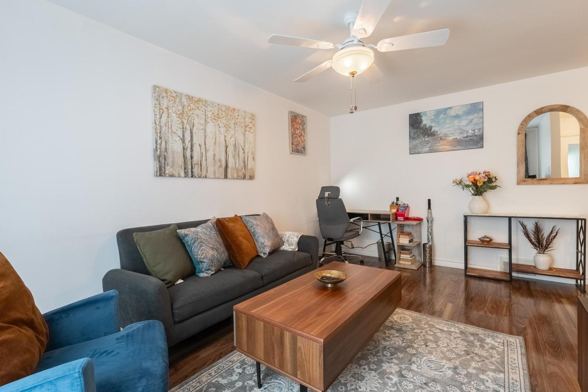 Comfortable Spacious House With Parking Brossard Eksteriør bilde
