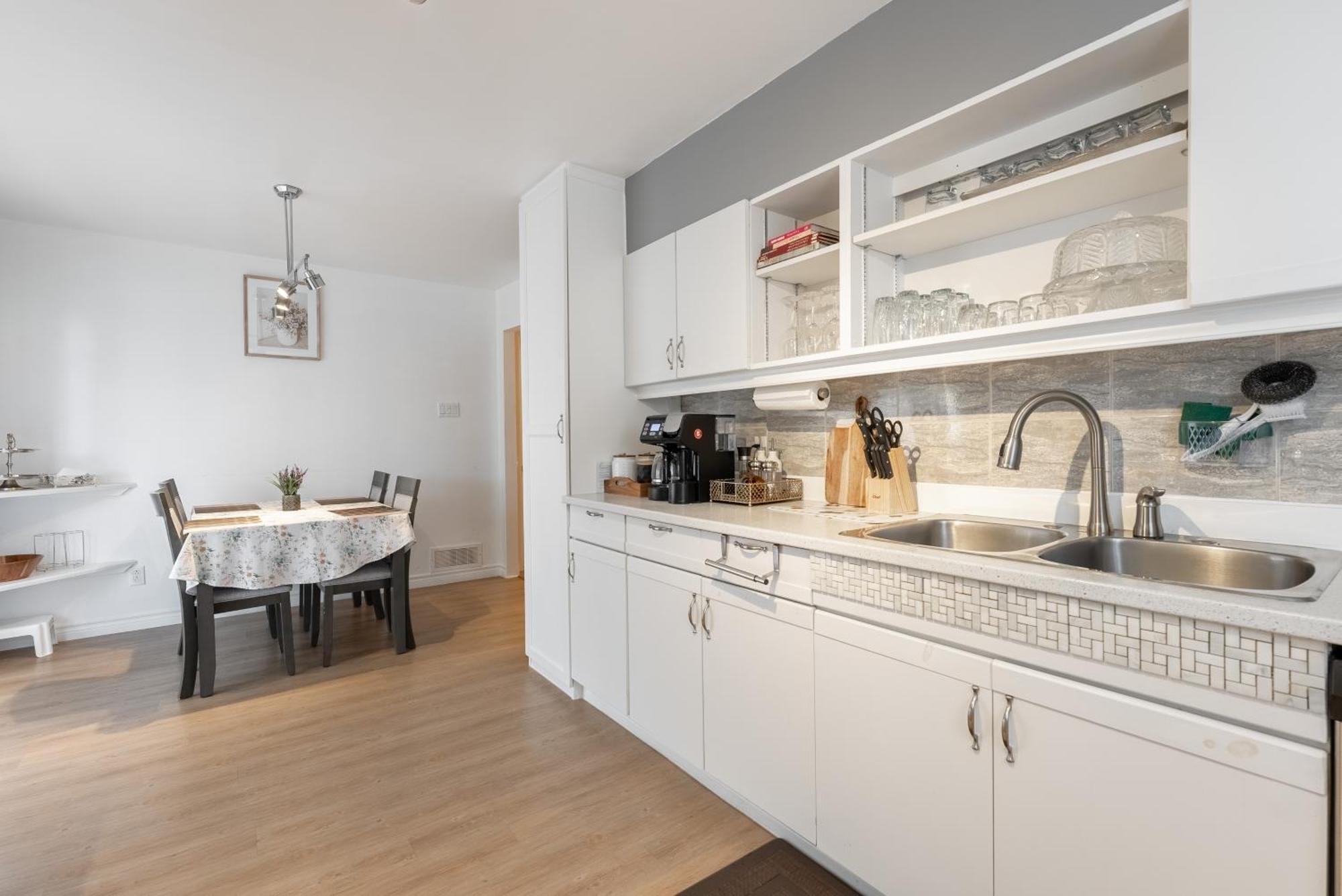Comfortable Spacious House With Parking Brossard Eksteriør bilde