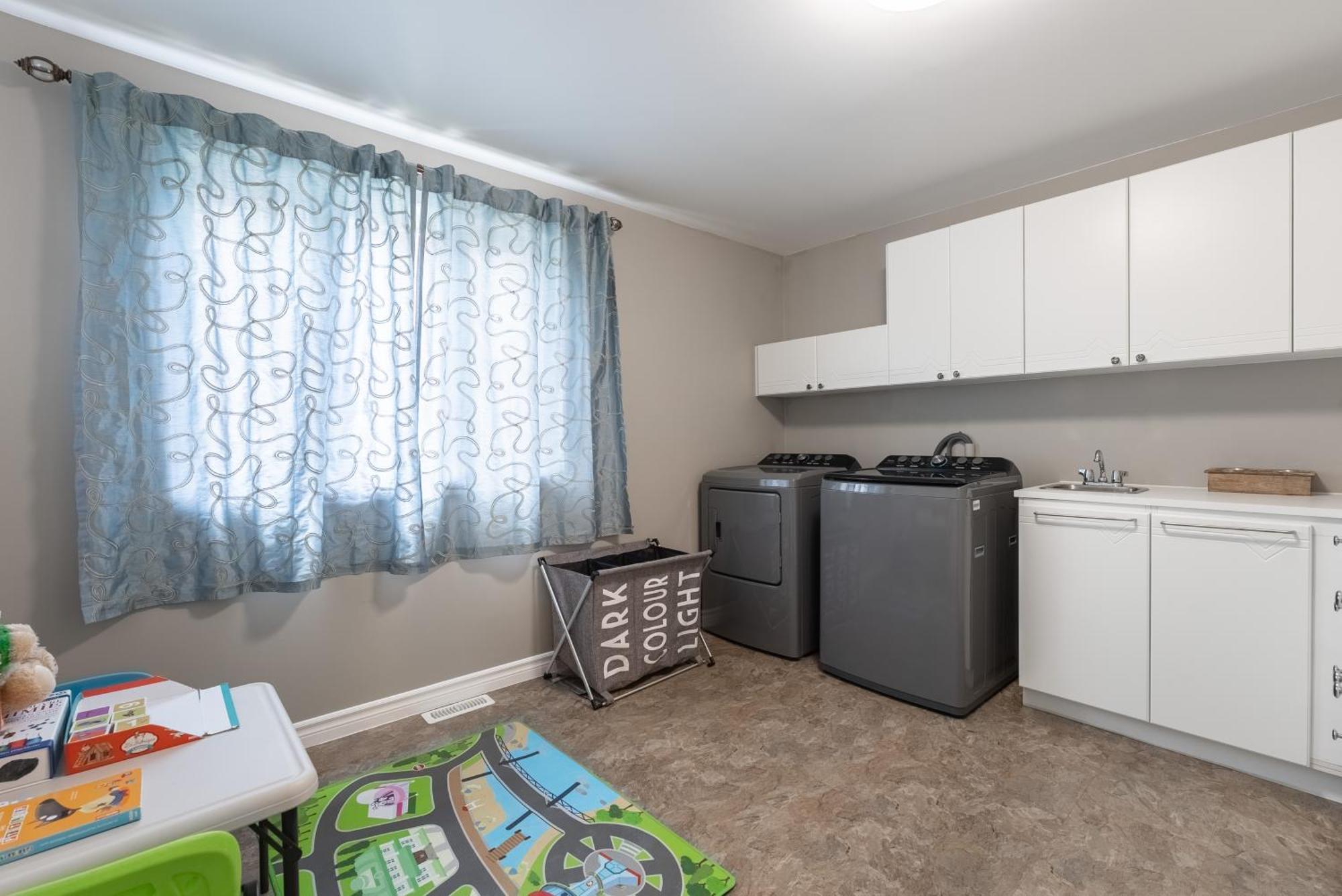 Comfortable Spacious House With Parking Brossard Eksteriør bilde