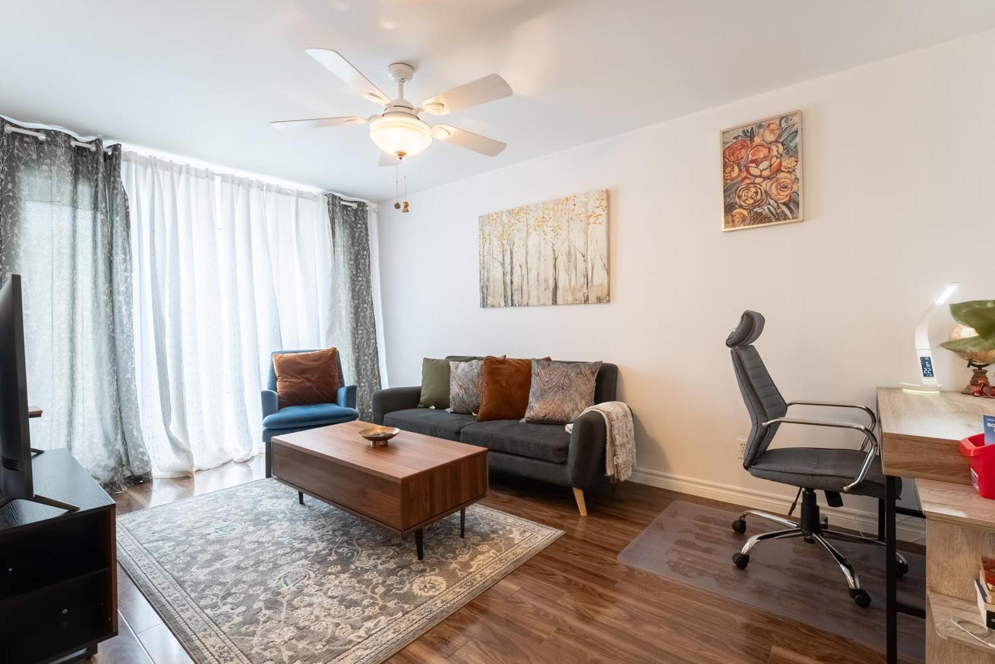 Comfortable Spacious House With Parking Brossard Eksteriør bilde