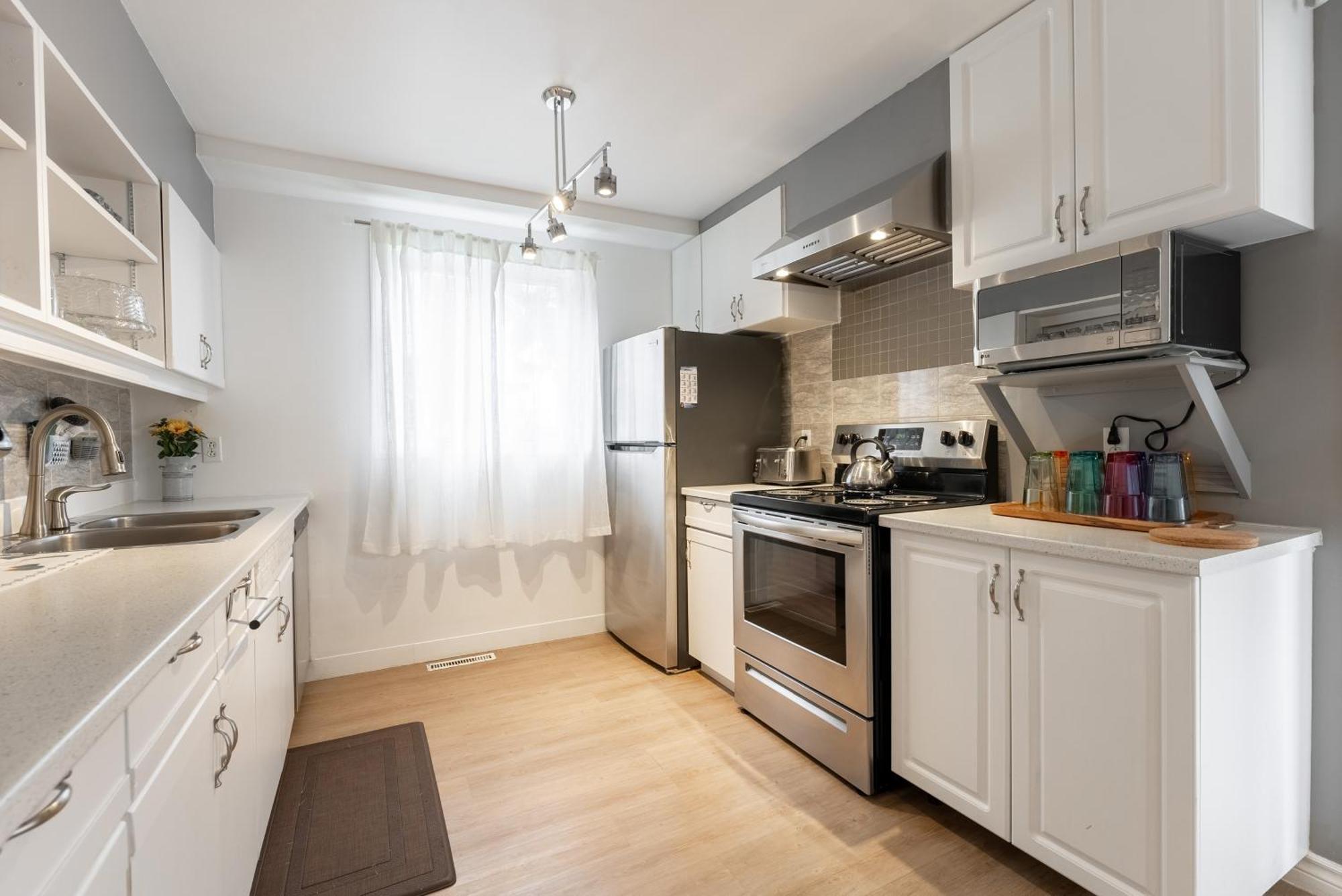 Comfortable Spacious House With Parking Brossard Eksteriør bilde