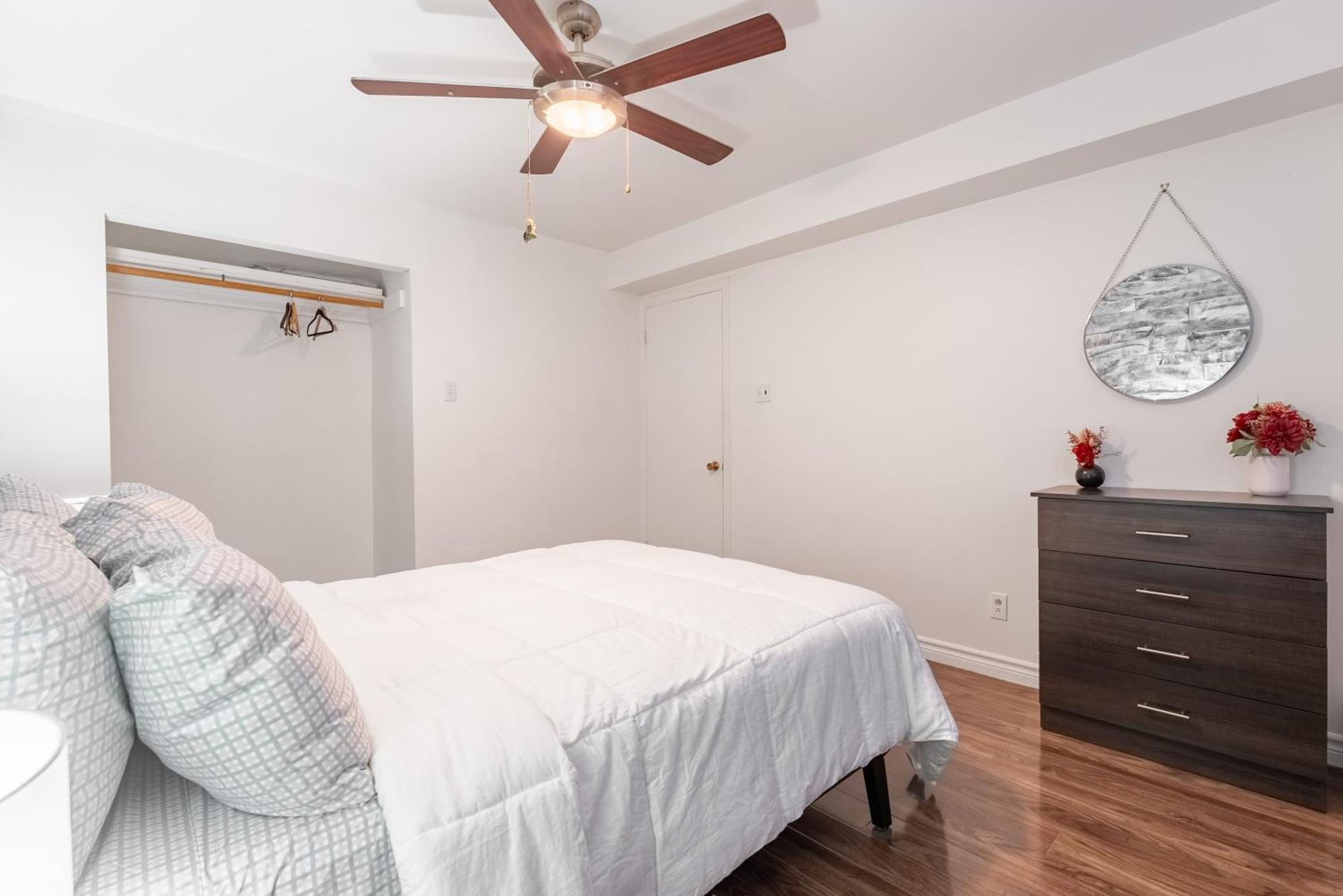 Comfortable Spacious House With Parking Brossard Eksteriør bilde