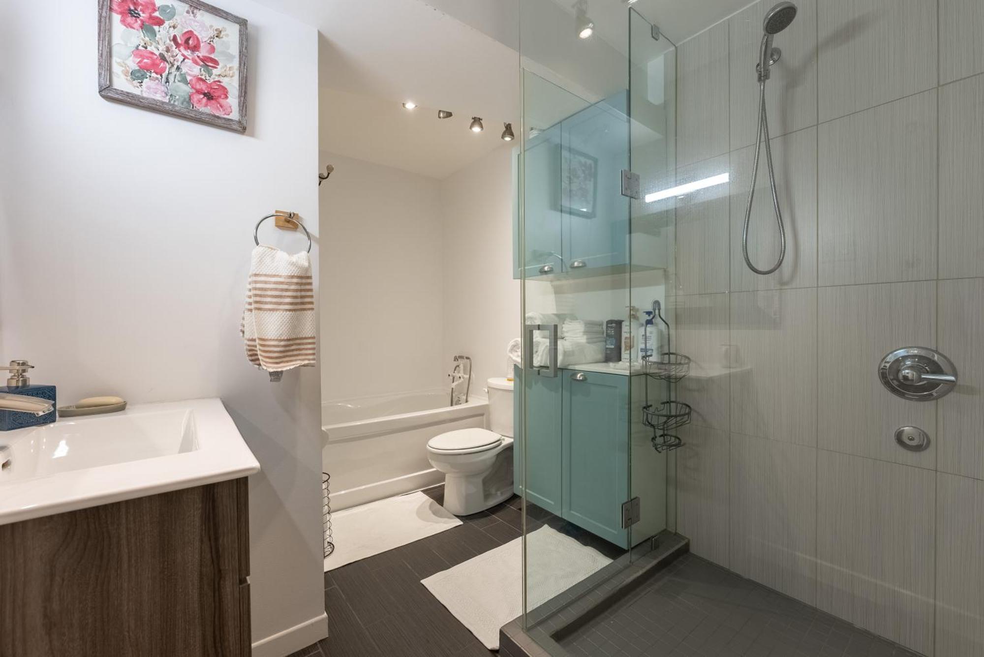 Comfortable Spacious House With Parking Brossard Eksteriør bilde
