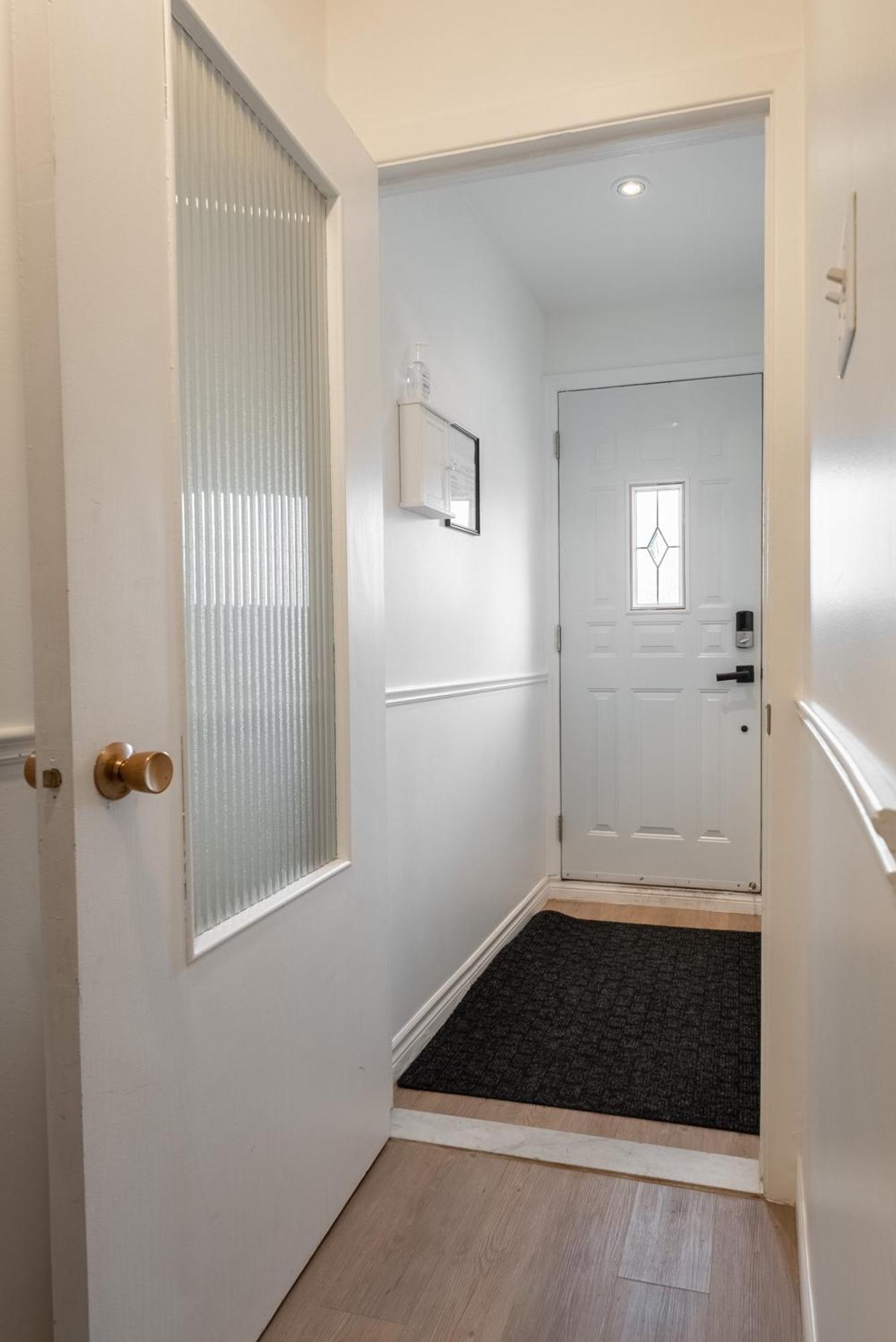 Comfortable Spacious House With Parking Brossard Eksteriør bilde