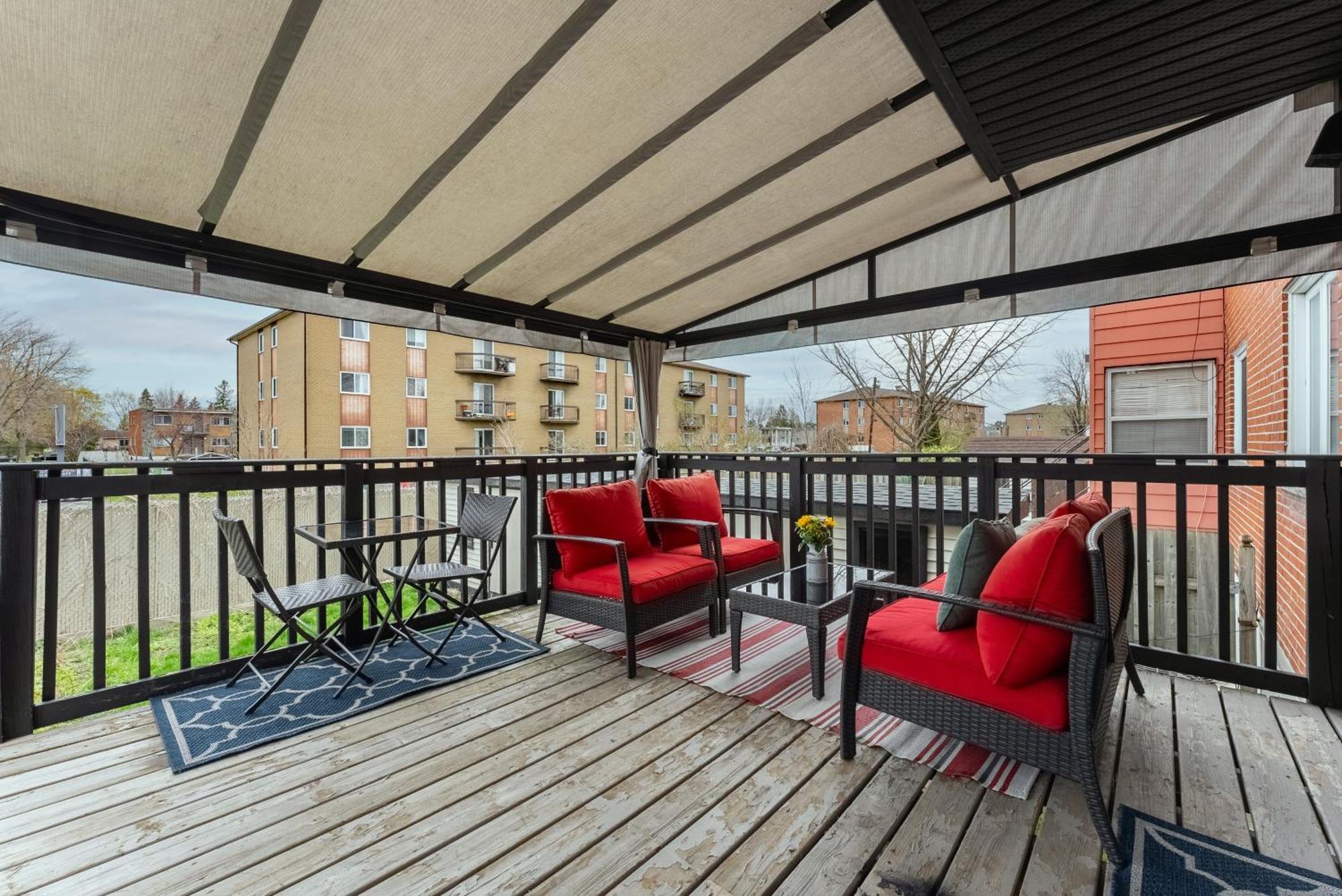 Comfortable Spacious House With Parking Brossard Eksteriør bilde